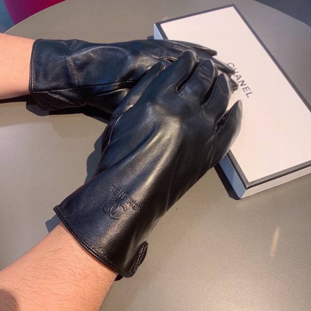 2025 New Exclusive First Release Touchscreen Couple Gloves Chanel Original Quali