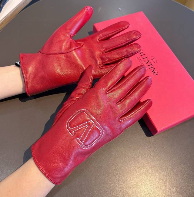 2025 New Exclusive First Release Valentino Long Touchscreen Women's Gloves Origi