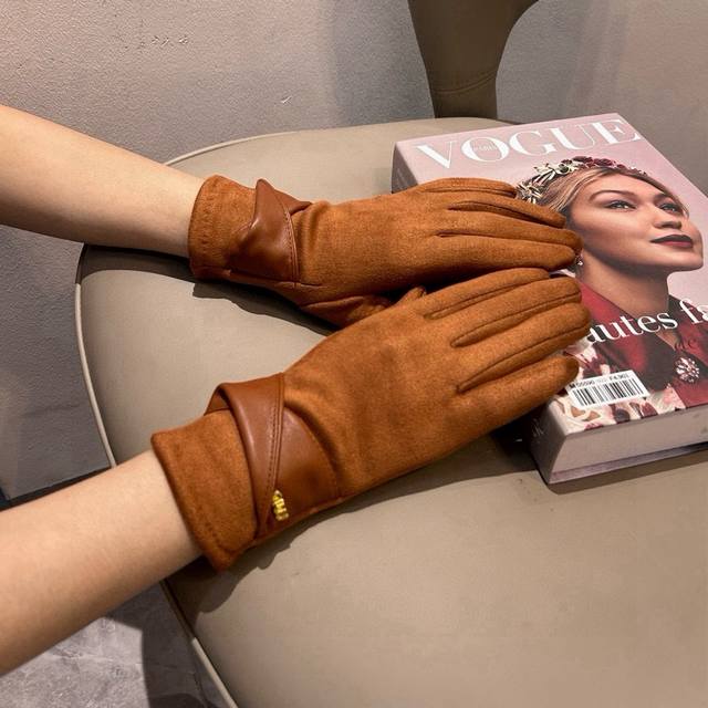 Miu Miu 2025 Fall/Winter Wool Gloves - Worth comparing with similar styles, but