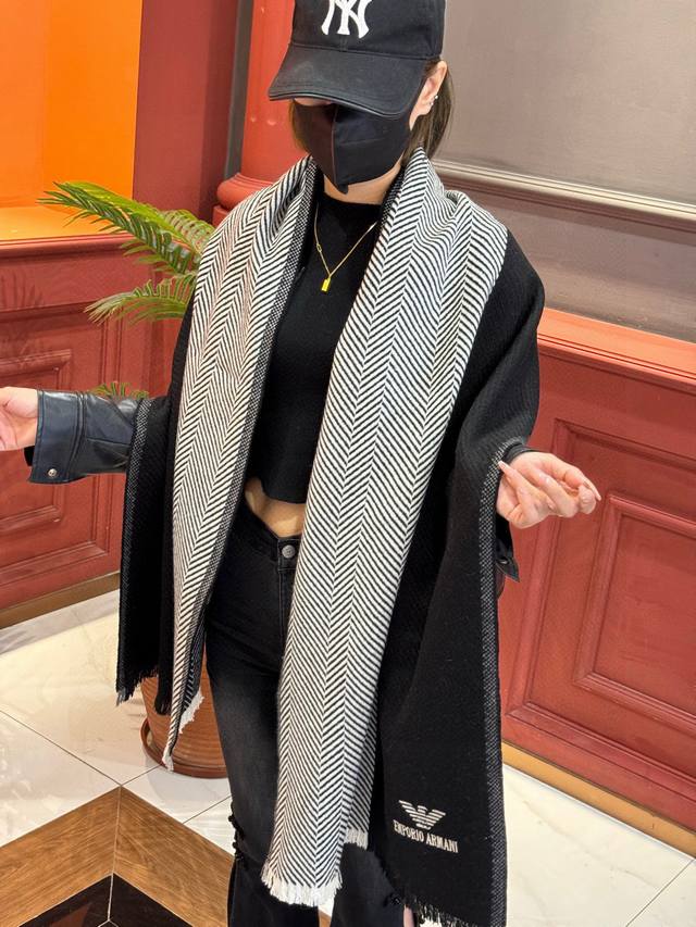 Emporio Armani. Ea Armani. Autumn/Winter New Arrival, Men's Cashmere Scarf. Incr