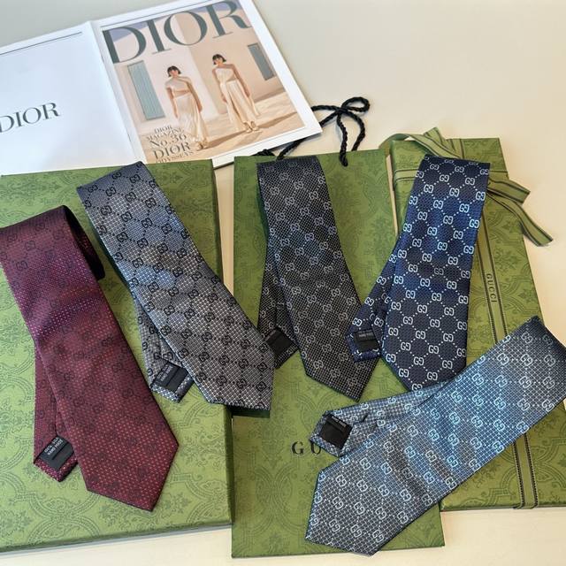 New GG logo printed men's tie from the official G store. A rare choice featuring