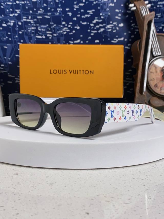 Louis Vuitton 2025 Lv x Takashi Murakami collection runway model Z2709W Tricolor
