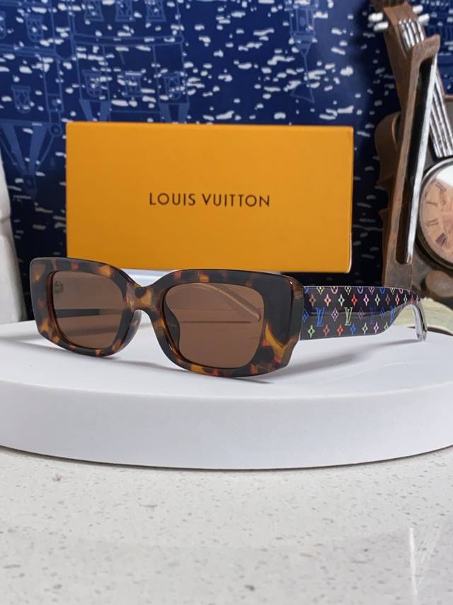 Louis Vuitton 2025 Lv x Takashi Murakami collection runway model Z2709W Tricolor