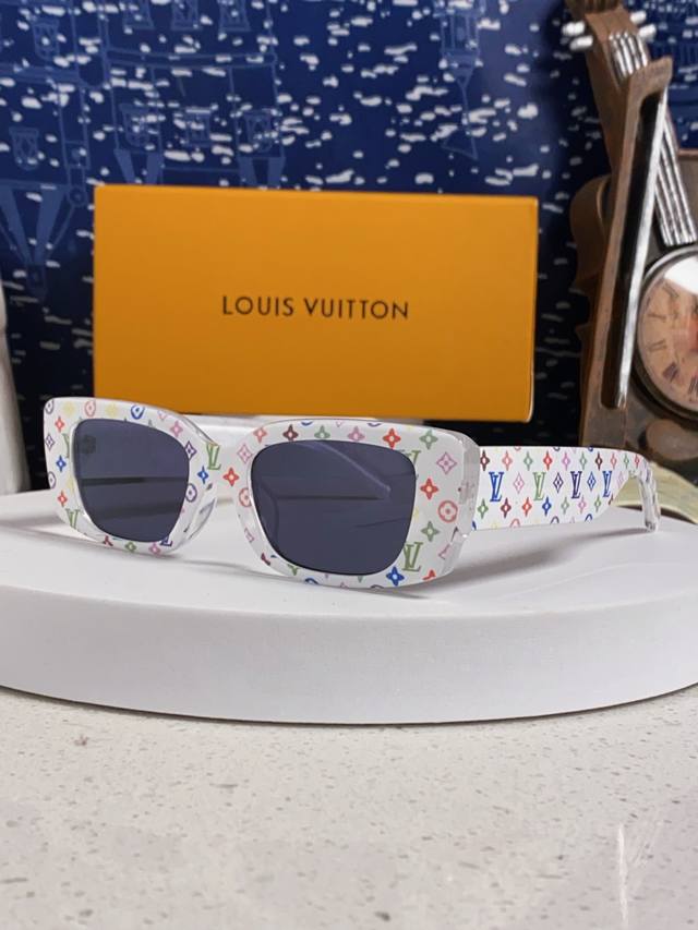 Louis Vuitton 2025 Lv x Takashi Murakami collection runway model Z2709W Tricolor