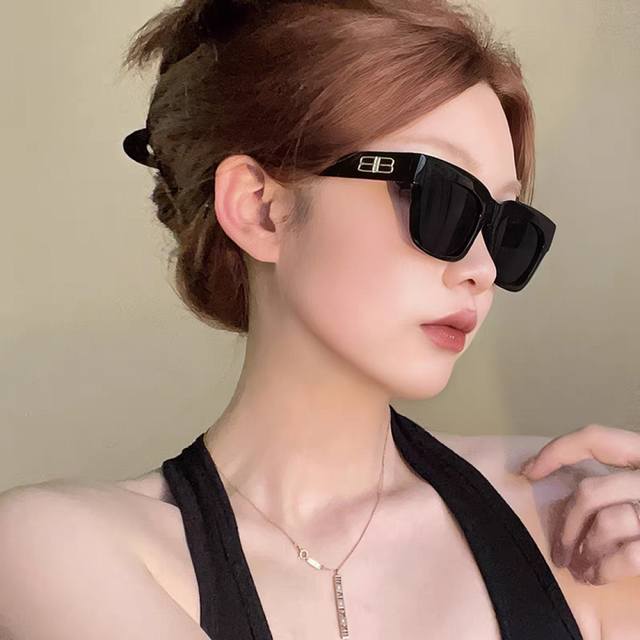 Balenciaga 2025 New Korean Style Fashion Sunglasses for Women, High-End Small Fr