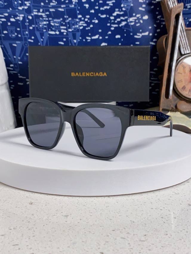 Balenciaga 2025 New Women's Sunglasses Large Square Frame Bb0215Sa Fashionable P