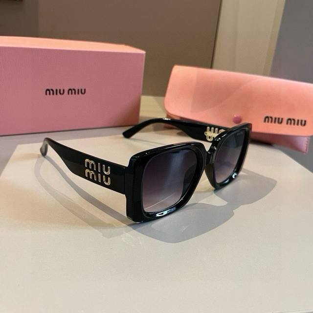 Miu Miu sunglasses, recommended by many online influencers and bloggers.