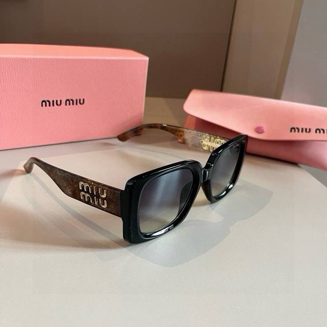 Miu Miu sunglasses, recommended by many online influencers and bloggers.