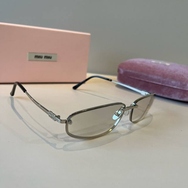 Miumiu 25th Anniversary European Style New High-End Personalized Sunglasses Ddd