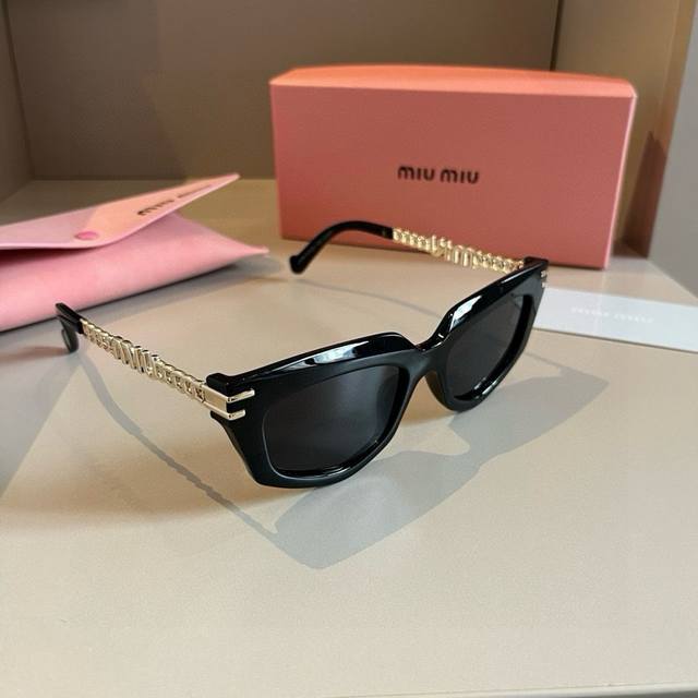 Miumiu's new sunshade glasses, a must-have for high-end goddesses.