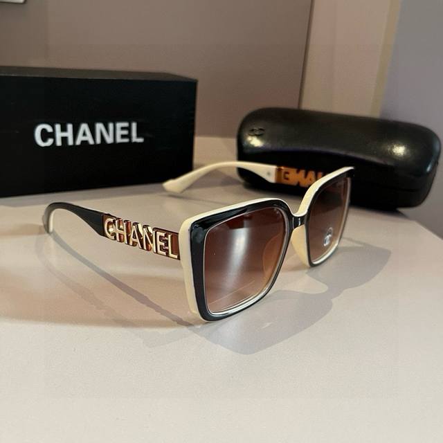 Chanel sunglasses, round-faced beauties, look here! Super flattering for chubby