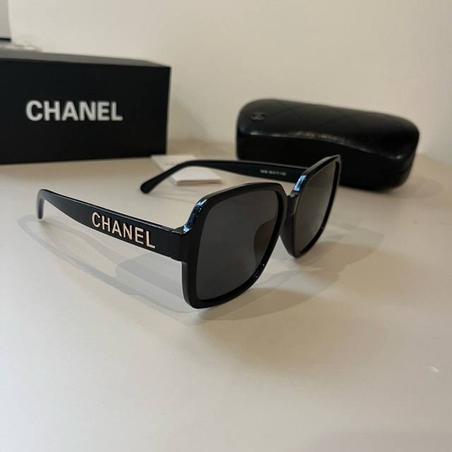 New Chanel sunglasses, optical lenses favored by many fashion icons.