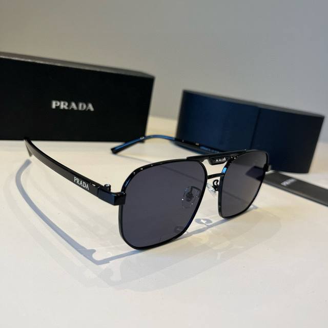 Prada, a world-class master craftsman. High-end, trendy, versatile polarized sun