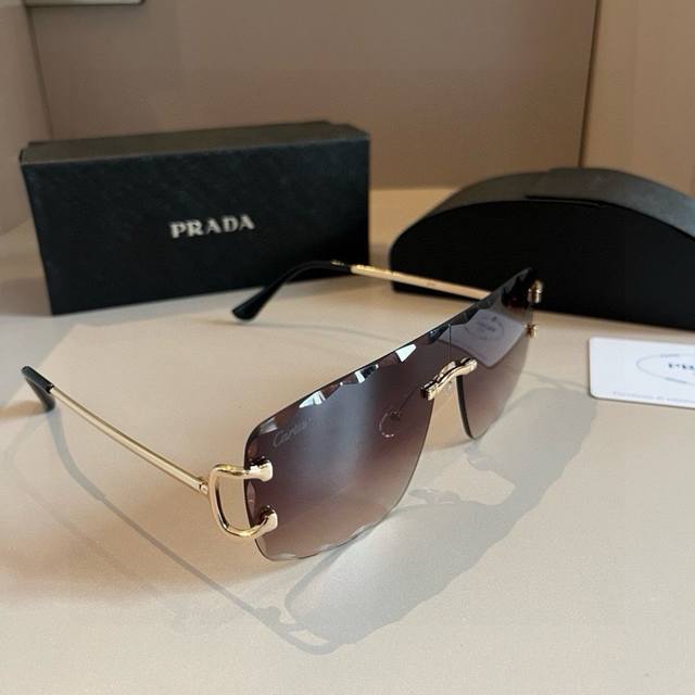 New Cartier panther head sunglasses, versatile and full of personality, exuding