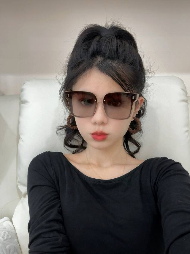 Dior 2025 Spring New Trendy Hot Selling Fashion Square Frame Polarized Sunglasse