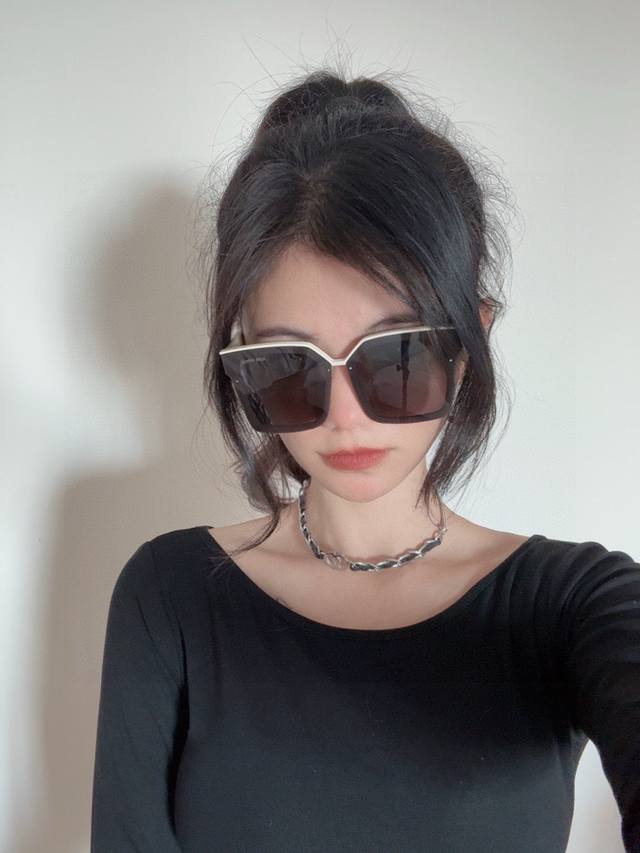 Tr Polarized Series Lv Large Frame Sunglasses. Classic square frame design, flat