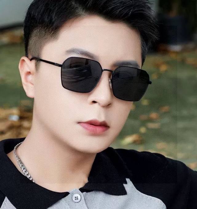 Gucci Men's Colorful Aviator Polarized Sunglasses. Material: High-definition nyl