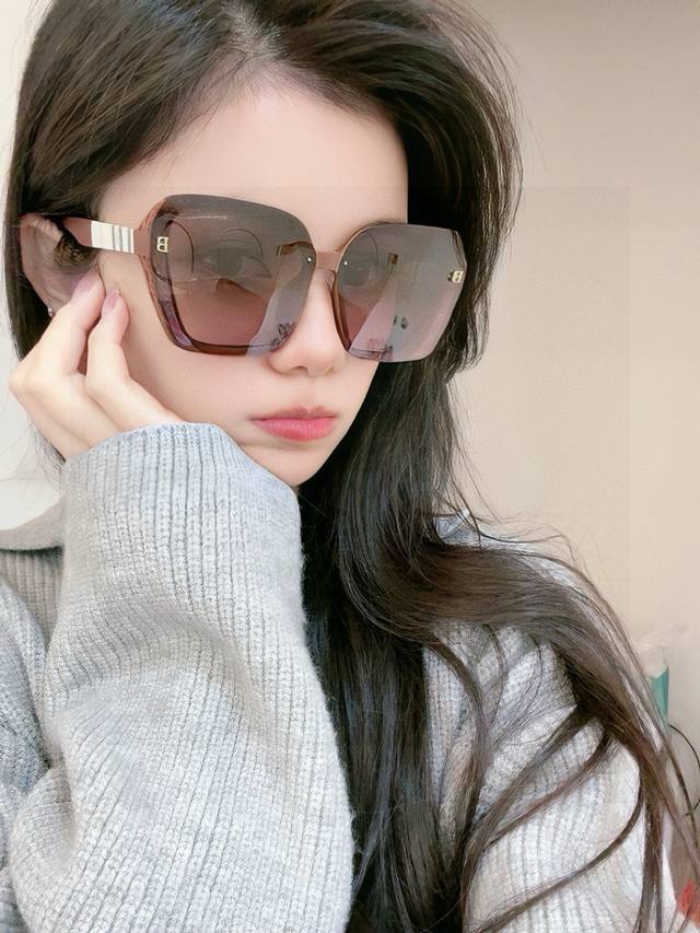 Polarized sunglasses, original Burberry style, super popular online, classic lux