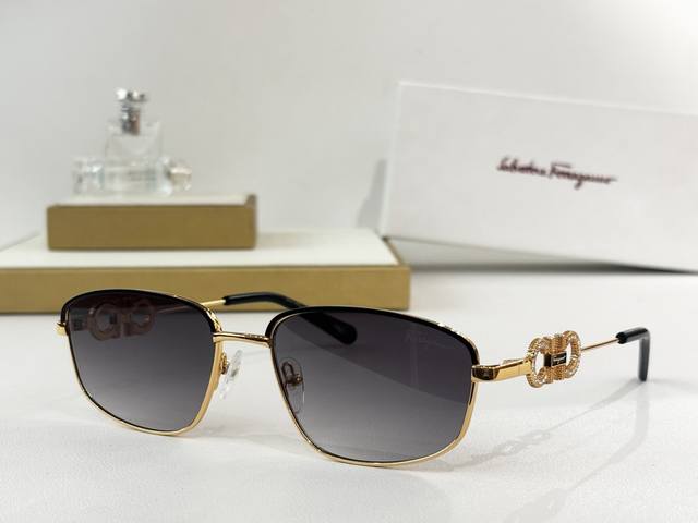 Ferragamo Model: Sf1681L Size: 58 ports 16-145 Ddd