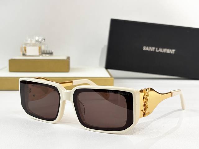 Saint Lauren* Model: Sl M1726L Size: 52 ports 22-145 Ddd