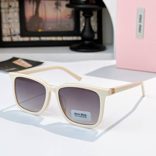 Miu Mi* Mod: Mu B03S Size: 53 ports 18 145 L Ddd