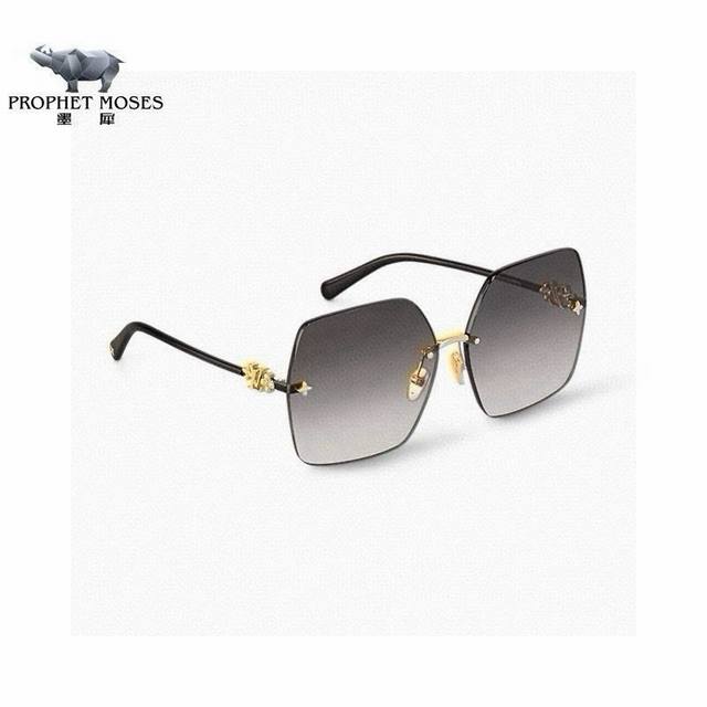 Louis Vuitto *Model: Z2460U Size: 60-18-145 Ddd