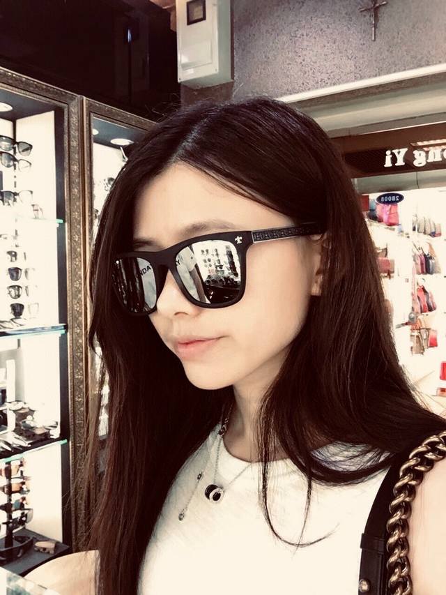 Chrome Heart. Frum Series Ddd, meticulously crafted high-end custom Ddd, combini