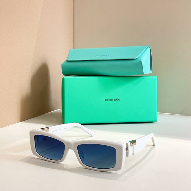 Tiffany&Co.Model: Tf4240U Size: 57 ports 18-143 Ddd