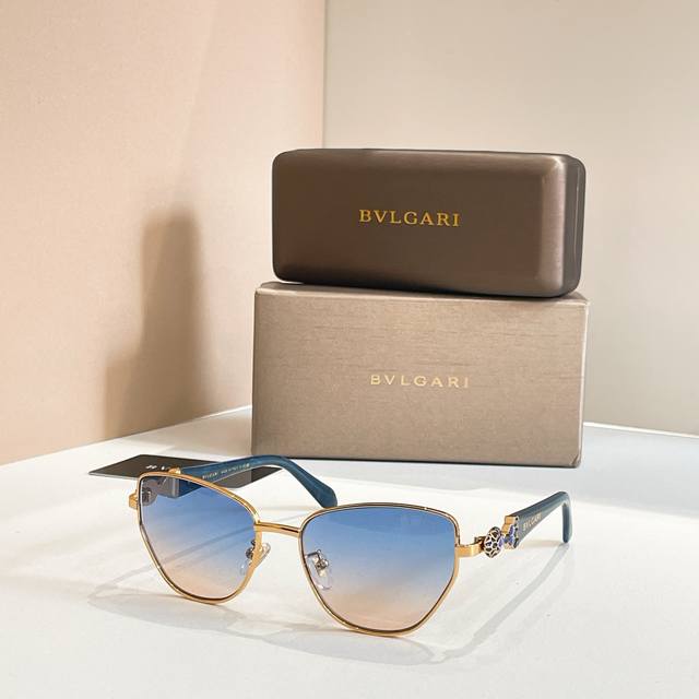 Bvlgar*Model: Bv1809Lu Size: 56 ports 17-145 Ddd