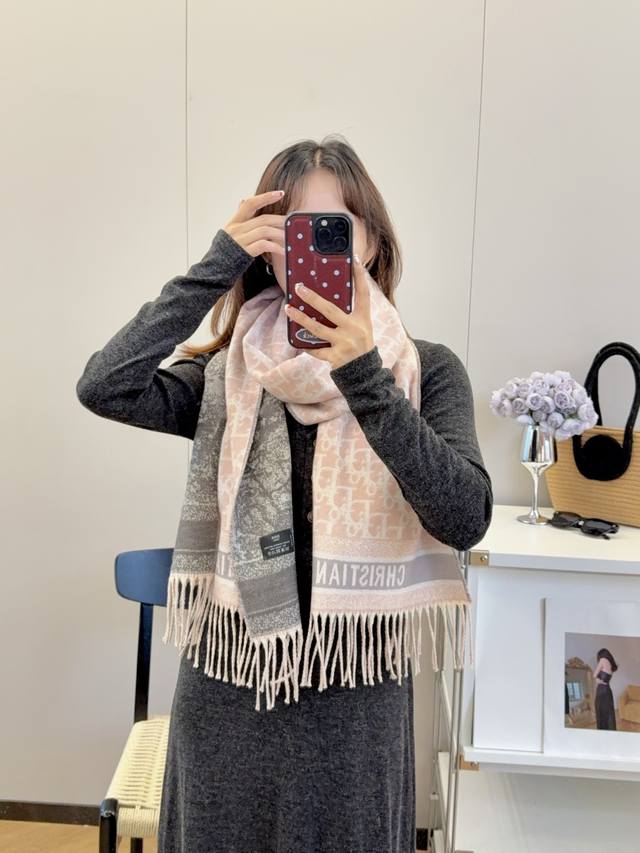 This year's hottest scarf is a rare find, even for those with money. It's a genu