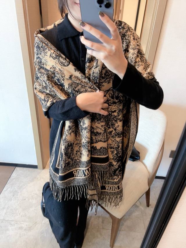 VIP recommendation: Act fast! High-end, absolutely gorgeous, a rare find for wom