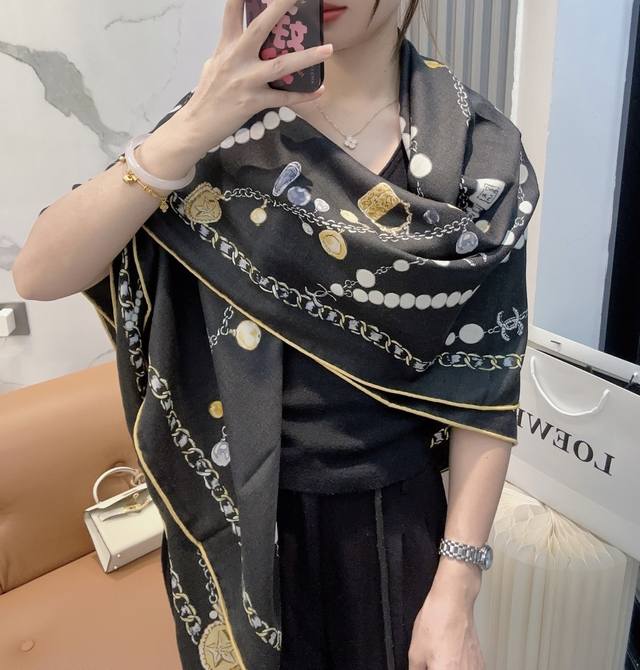 Chanel Pearl Necklace 140*140 New Arrival, Silk Velvet Style. Gentle and serene,