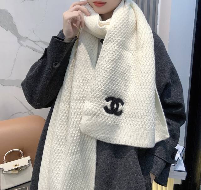 Chanel's newest arrival! Chanel's latest woven collection is here! This is an ex