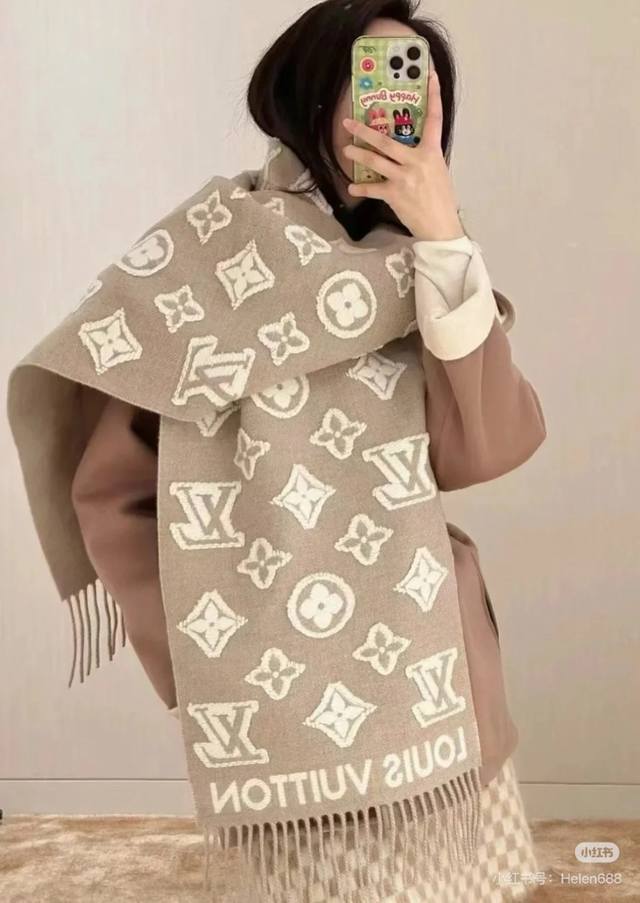 Louis Vuitton LV | 3D Scarf Size: 34*200cm Material: 90% Wool, 9% Cashmere, 1% S