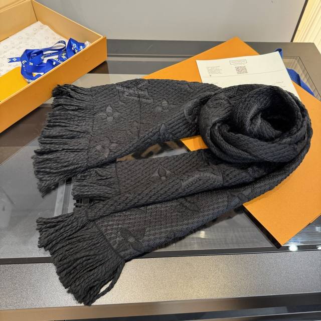 Louis Vuitton Tang Yan Celebrity Style Autumn/Winter Wool Scarf, Thick and Warm