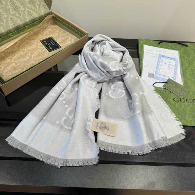 Metallic Jacquard Shawl (Ddd) 135*135cm. 32% Viscose, 25% Cotton, 24% Wool, 11%