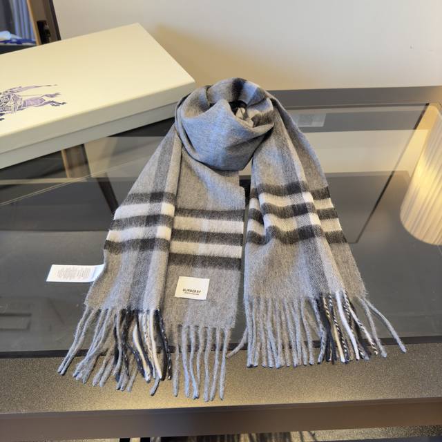 Burberry's masterpiece, a classic large-check double-sided jacquard cashmere sca