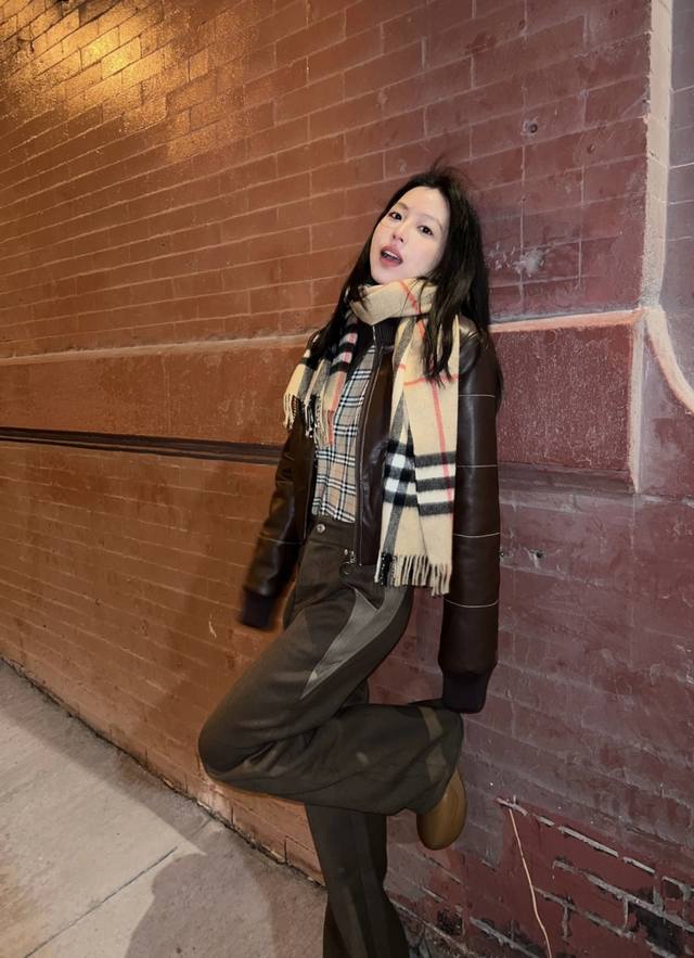 Burberry's masterpiece, a classic large-check double-sided jacquard cashmere sca