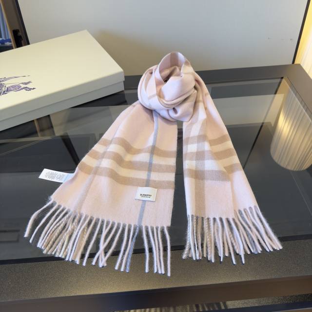 Burberry's masterpiece, a classic large-check double-sided jacquard cashmere sca