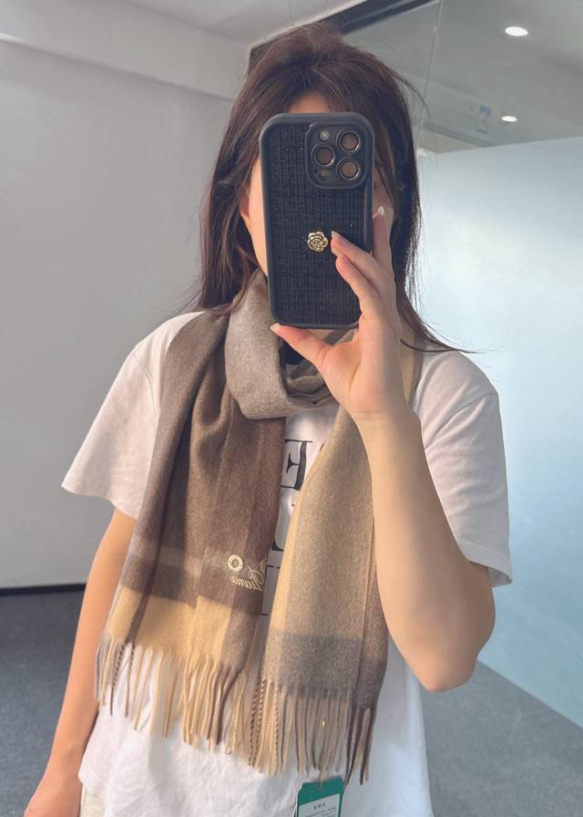 Loro Piana Autumn/Winter New Arrival: Premium Cashmere Water Ripple Plaid Scarf