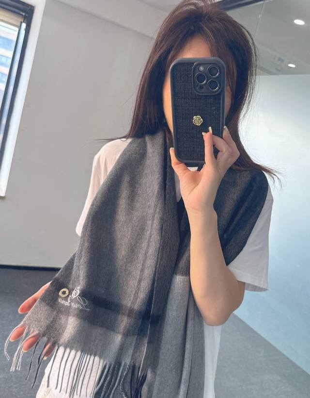 Loro Piana Autumn/Winter New Arrival: Premium Cashmere Water Ripple Plaid Scarf