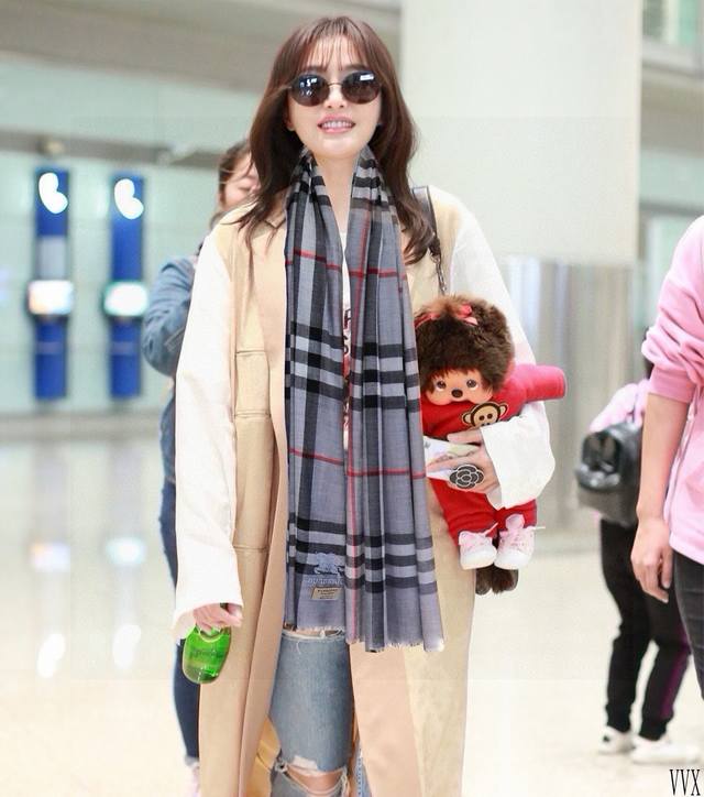 2610 The highly anticipated Burberry classic version with the iconic horse logo