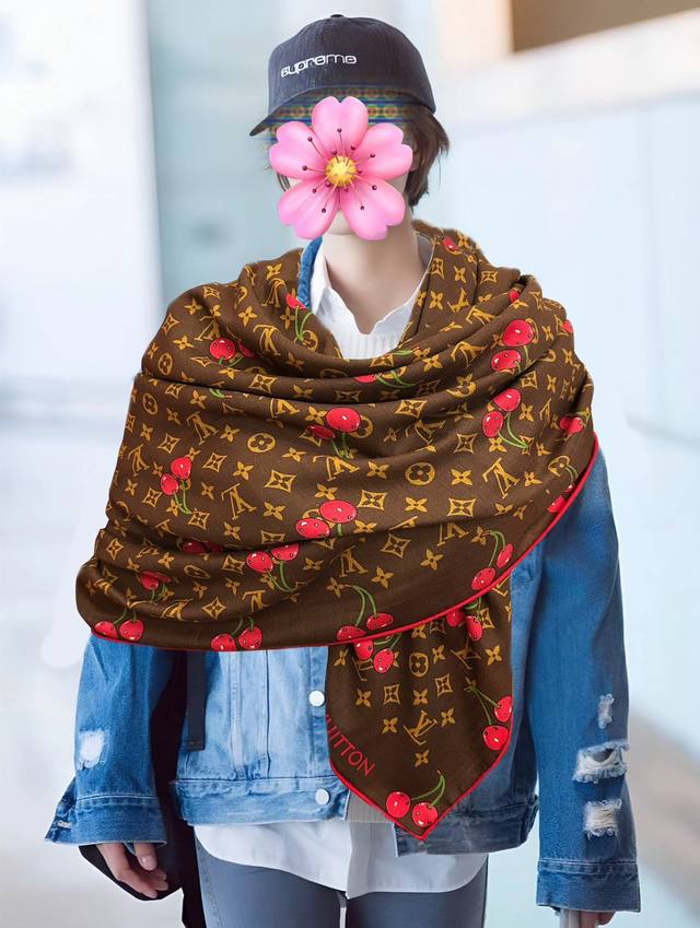 New Lv 2025 Double-sided Cherry Scarf - Classic and elegant, exuding sophisticat