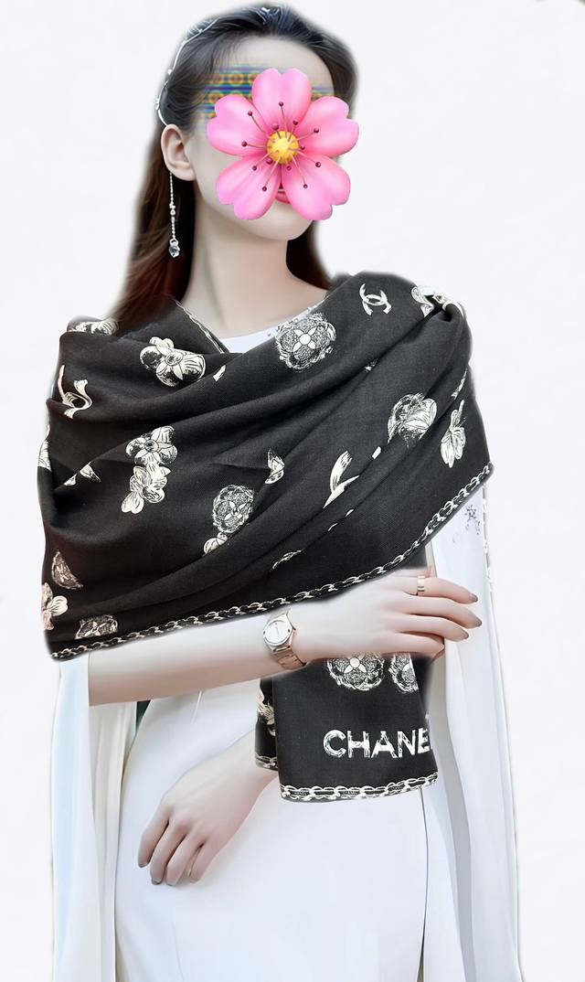 New Chanel reversible color scarf is so beautiful, you have to act fast! [lips e