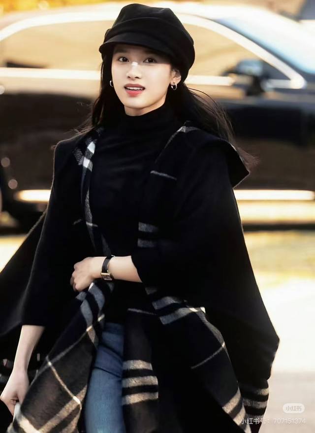 Same style as boutiques! Burberry's classic chunky check pattern cape/shawl!! Bu