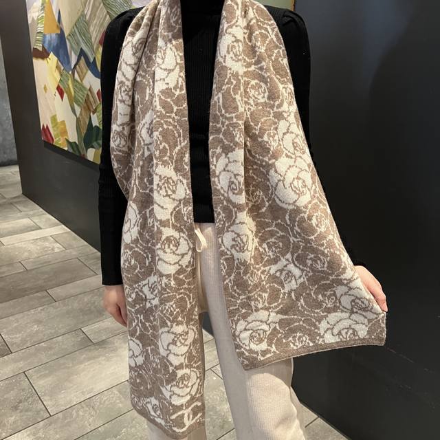 Chanel's new camellia cashmere knitted long scarf is absolutely gorgeous! [cryin