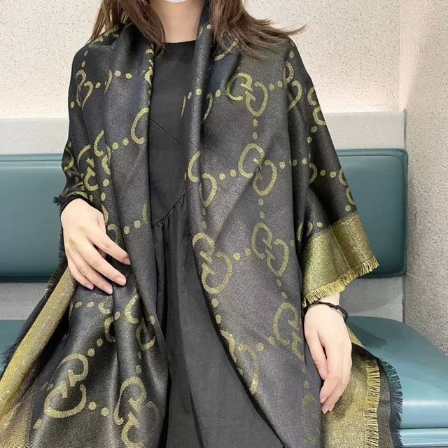 Gucci classic cashmere and silk scarf - a real gem! Get yours now! A batch of ge