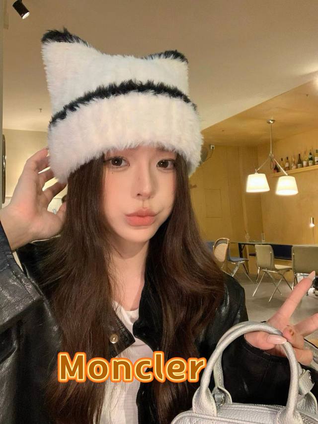 Moncler Sweet and Cute Cat Ear Plush Hat for Women, New Winter Style, Warm, Ear