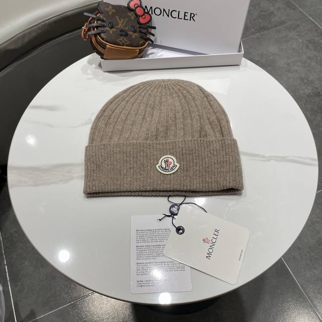 Moncler knit cap, 100% wool fabric, classic small label design, available in thr