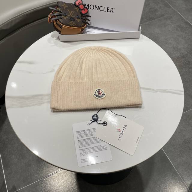 Moncler knit cap, 100% wool fabric, classic small label design, available in thr